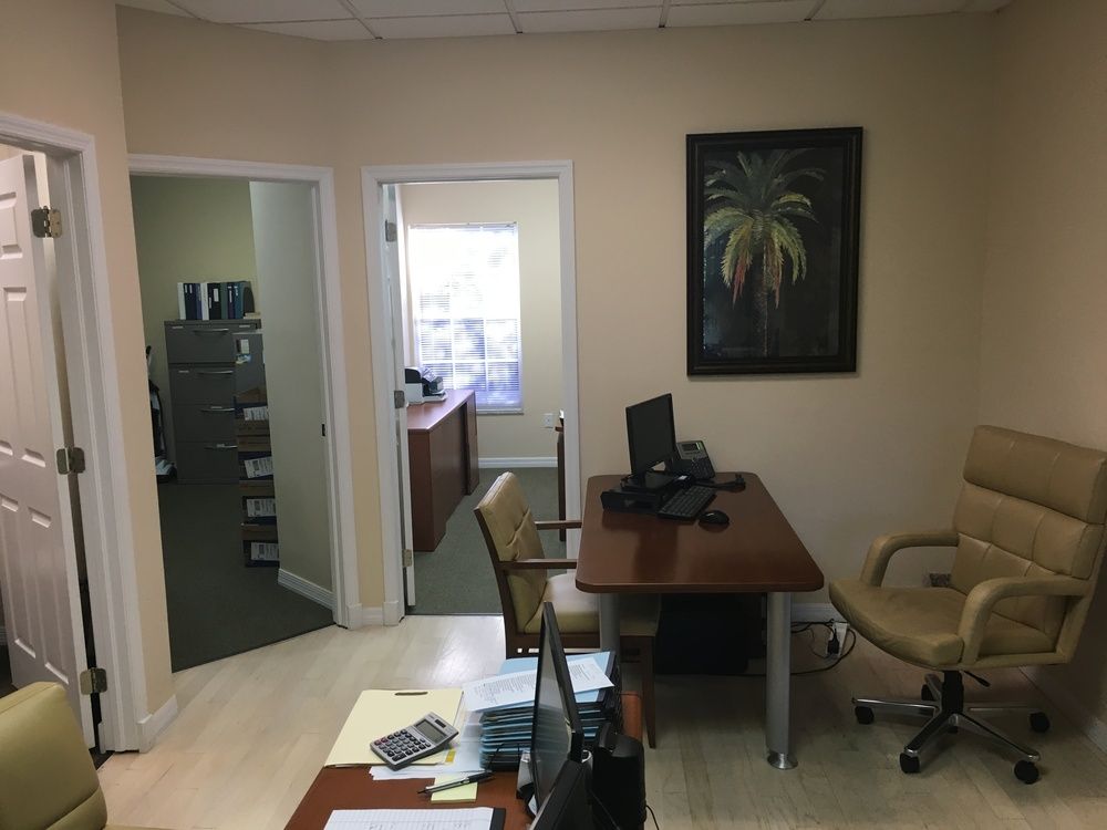 COLONIAL SQUARE OFFICE SPACE: 1008 Goodlette Rd N, Naples, FL 34102